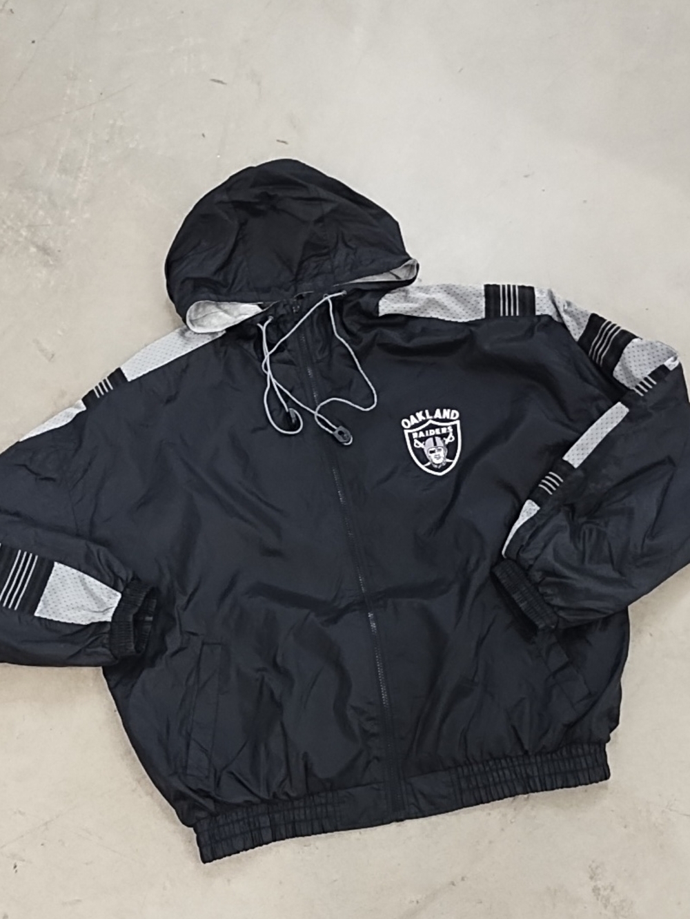 Vintage 90s Oakland Raiders Men’s Black Hooded Windbreaker Jacket